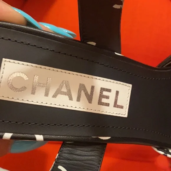 Chanel - Picture 16 of 16